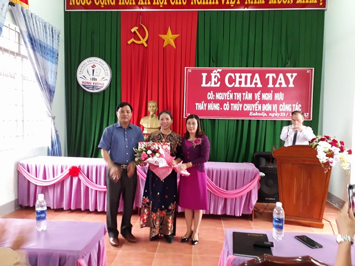 LỄ CHIA TAY CÔ NGUYỄN THỊ TÂM VỀ NGHỈ HƯU